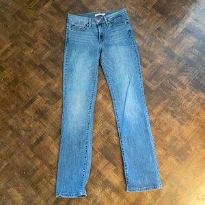 Levi’s slimming straight jeans
